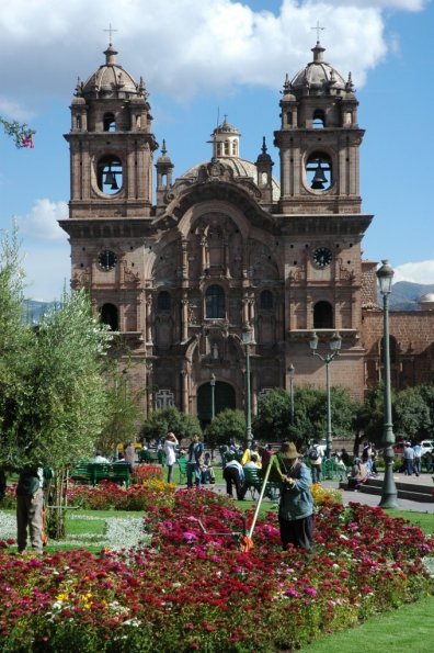 Cusco katedra ir gelynai